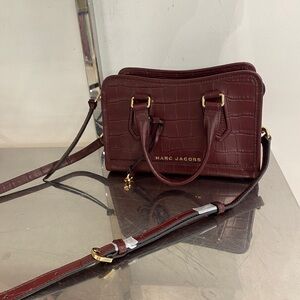 Marc Jacobs 100% Authentic